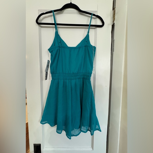 Trixxi Romper - Picture 2 of 3